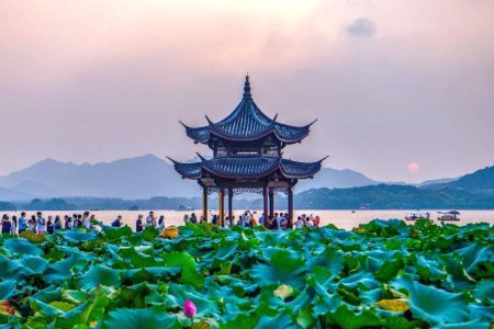 8D7N SHANGHAI – HANGZHOU – HUANGSHAN MOUNTAIN – QIANDAO LAKE – SHE COUNTRY – TUNXI – YI COUNTRY