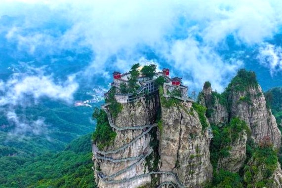 7D6N EXPLORE THE MYSTERY OF THE SAVAGES IN SHENNONGJIA ~ THE THREE GORGES WATER AND LAND ESSENCE TOUR OF THE YANGTZE RIVER + CLIMBING WUDANG DAMING PEAK