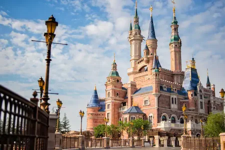 8D7N SHANGHAI DISNEYLAND MUSLIM TOUR (SMART MUSLIM)