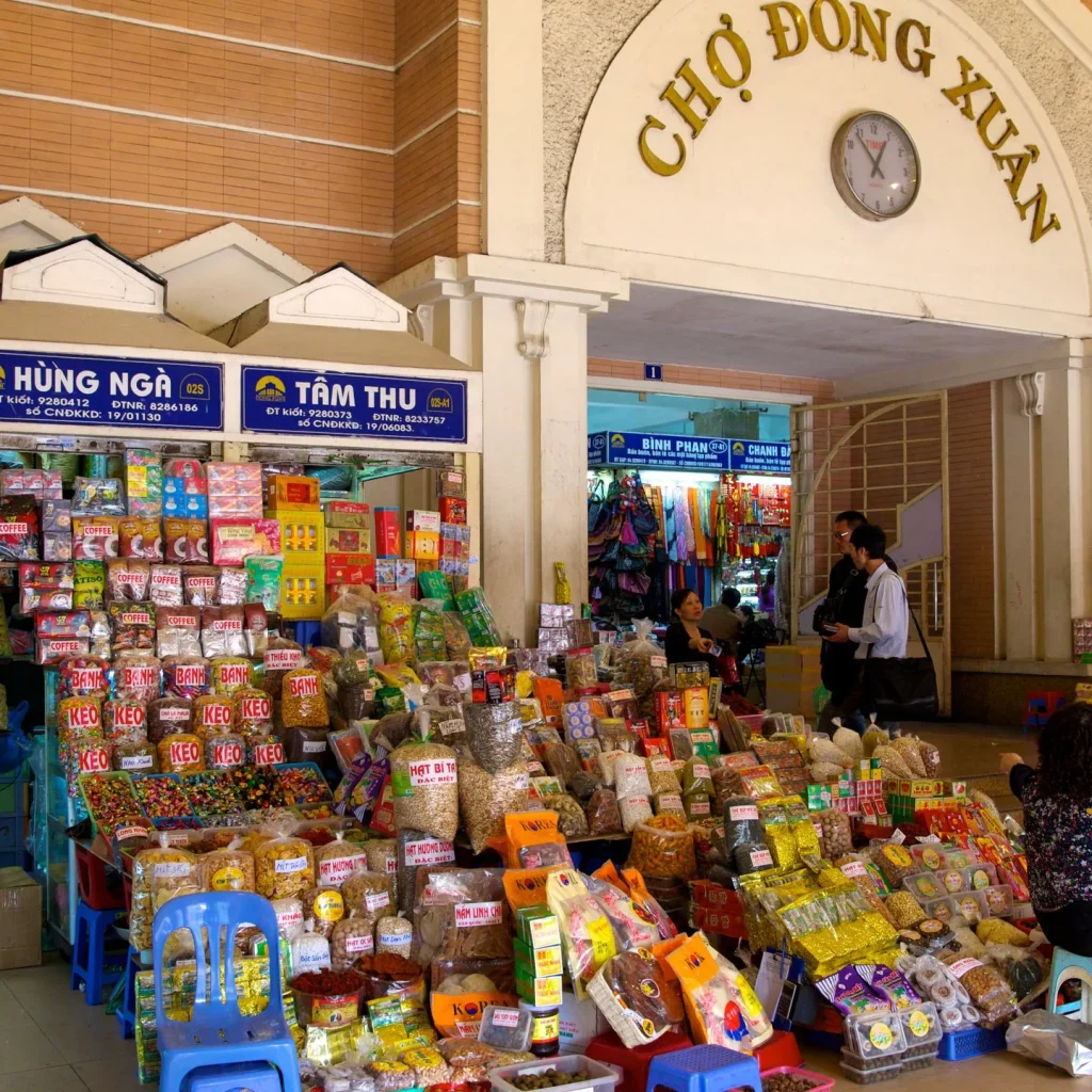 35756-Dong-Xuan-Market
