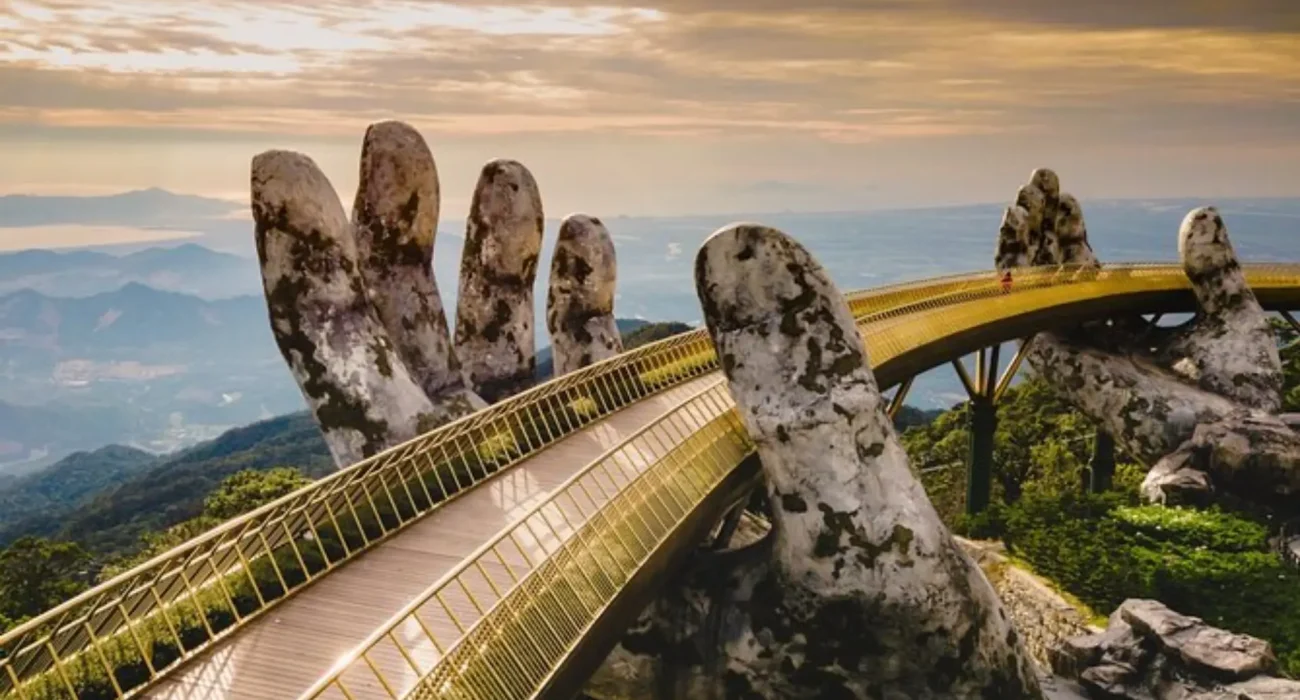 6863878982a840fdbfea4248_Golden Bridge Da Nang