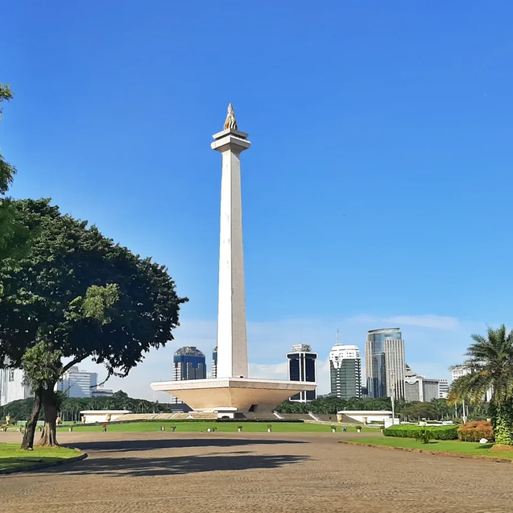 Bangunan-Tugu-Monas-Monumen-Nasional