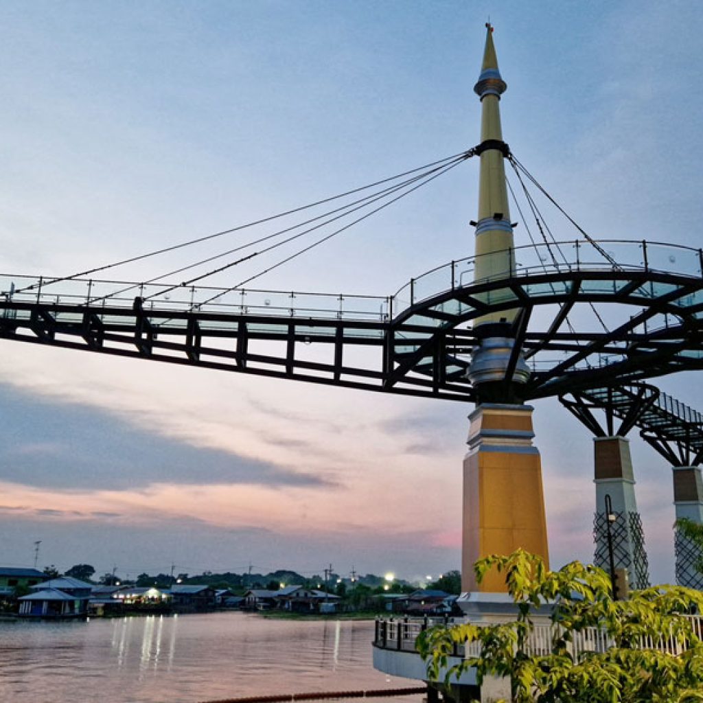 Skywalk-Kanchanaburi-3