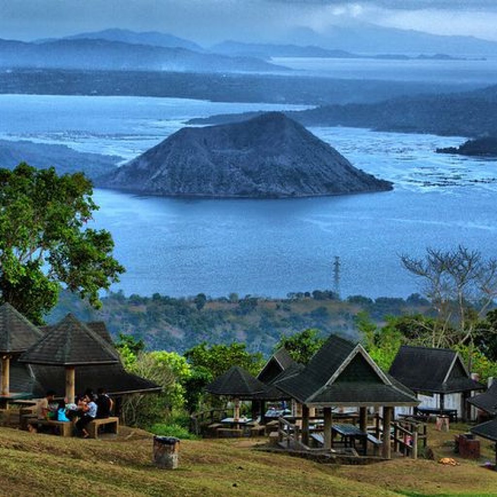 Taal Volcano (Tagaytay)