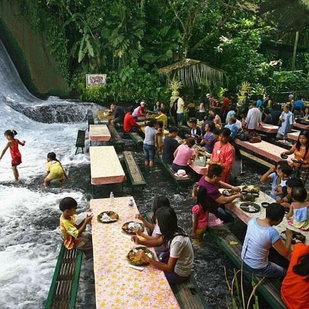 Villa Escudero & Waterfalls Restaurant