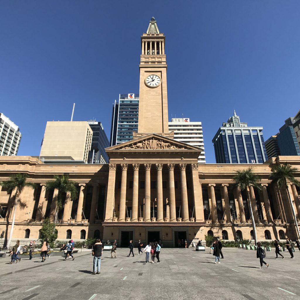 Brisbane_City_Hall_view_from_King_George_Square,_Brisbane